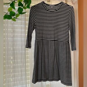 A Dip of Darling Black White Stripe Quarter Sleeve Babydoll Top Size Medium